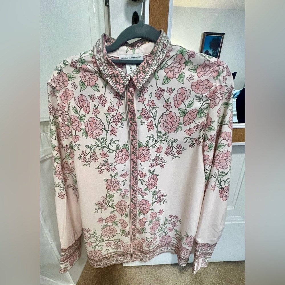 NWT Cupcakes & Cashmere Pink Floral Blouse Size L